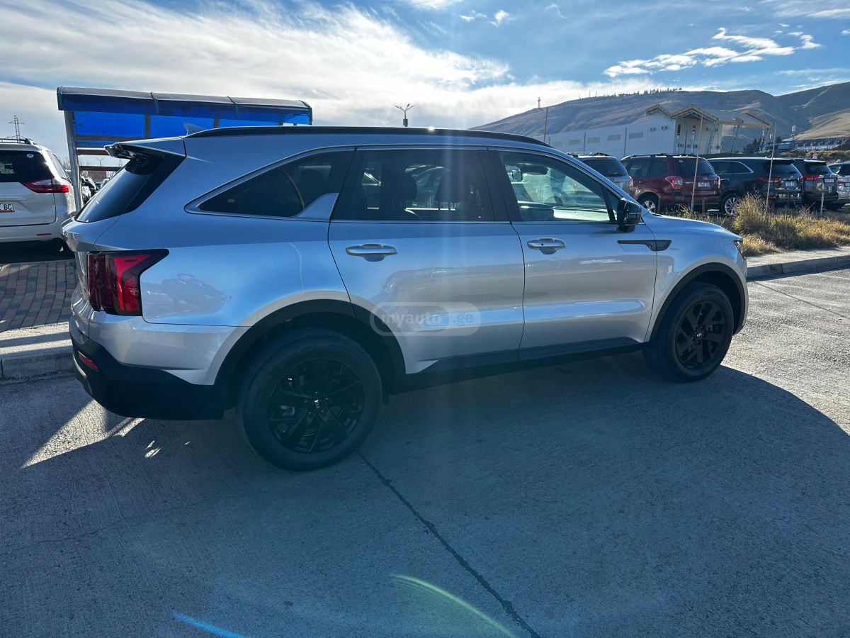 Kia Sorento - фото 5