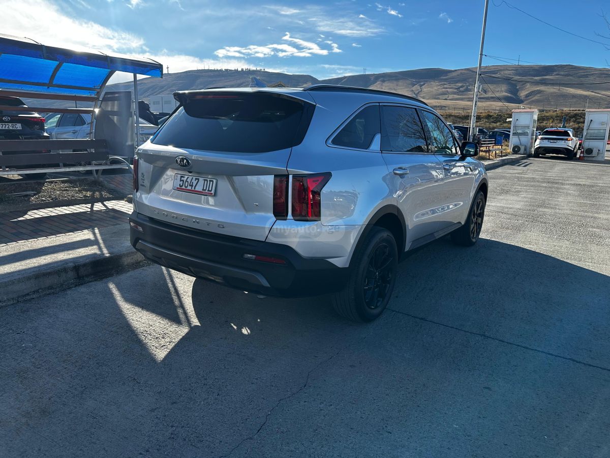 Kia Sorento - фото 6