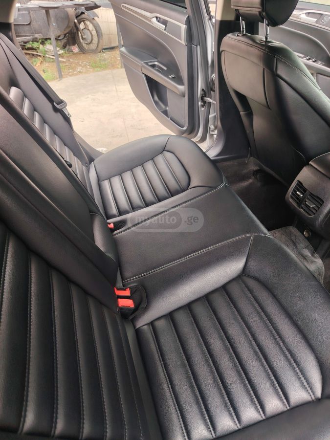 Ford Fusion - фото 3