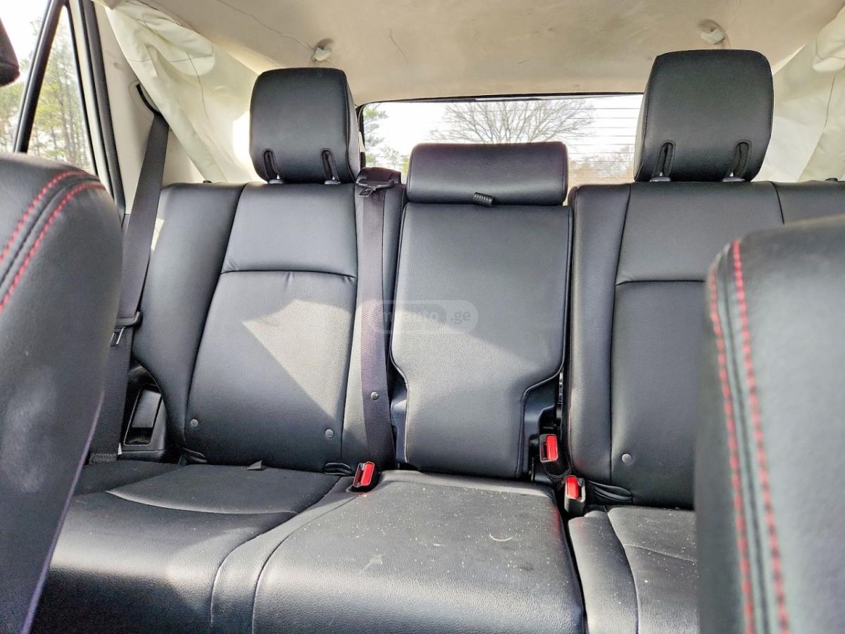 Toyota 4 Runner - фото 10