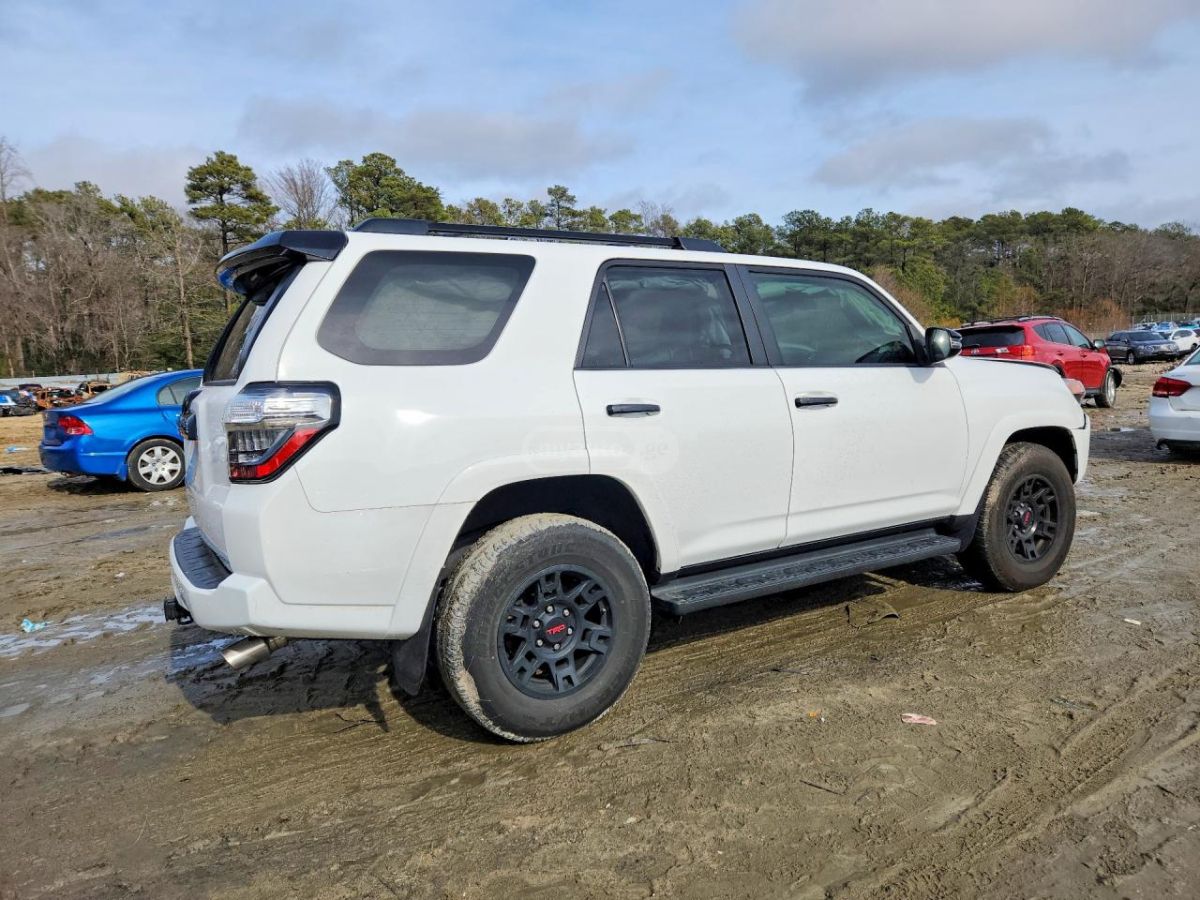 Toyota 4 Runner - фото 3