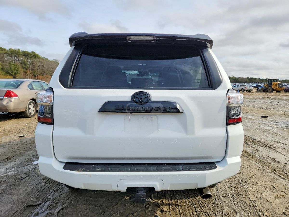 Toyota 4 Runner - фото 6