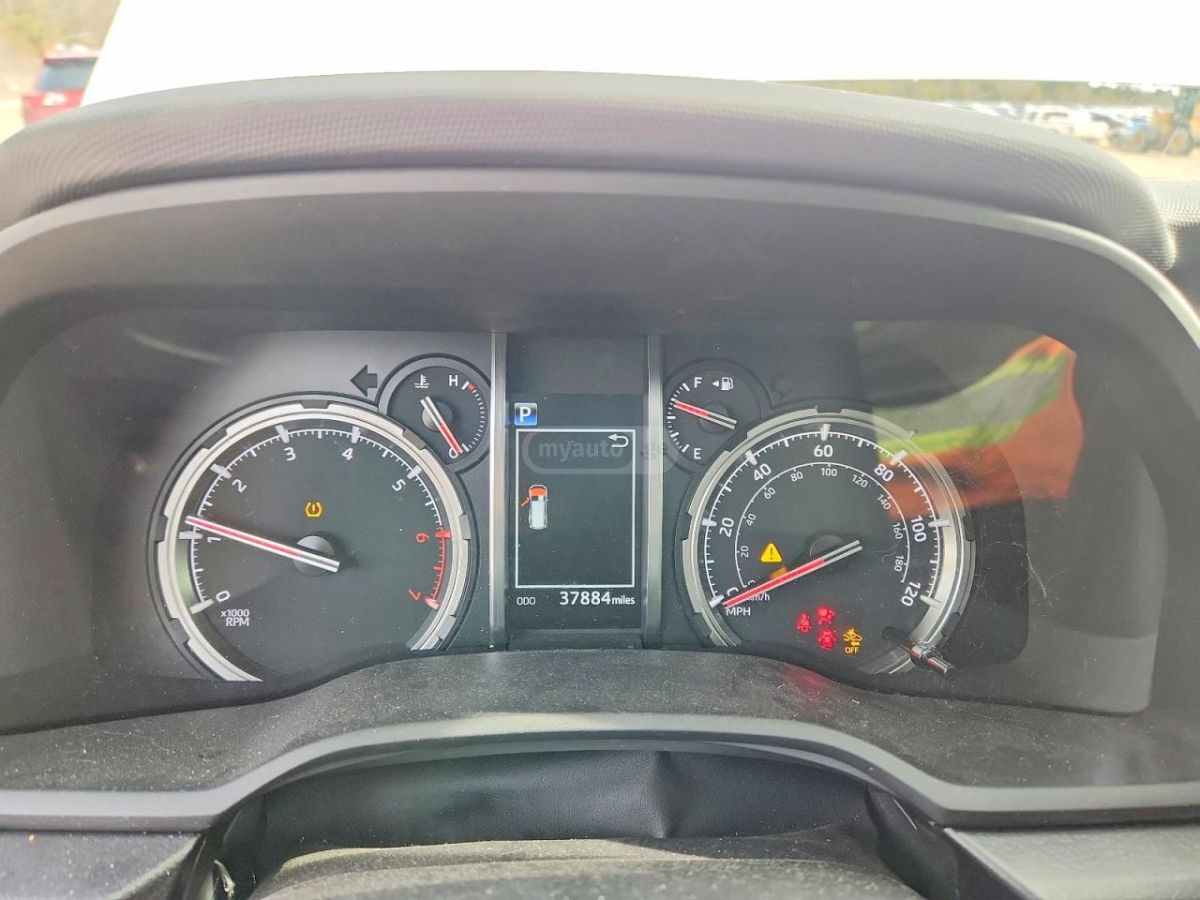 Toyota 4 Runner - фото 9