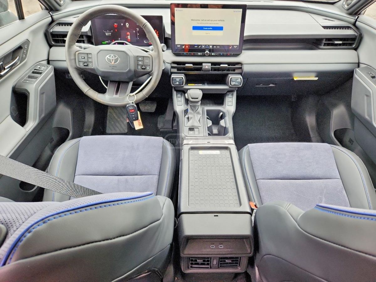 Toyota RAV 4 - фото 8