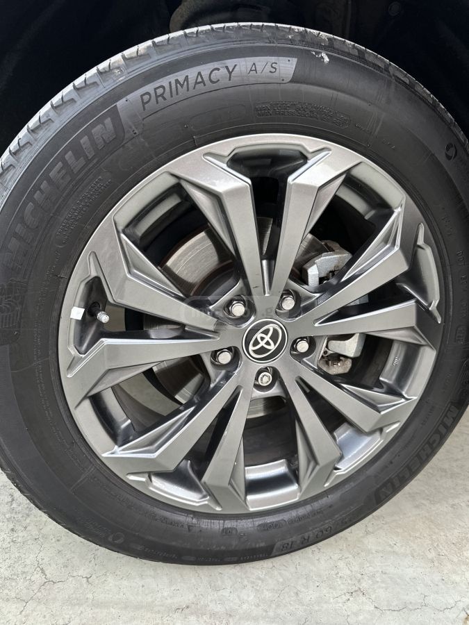 Toyota XLE Premium 4dr All-Wheel Driv — миниатюра 11