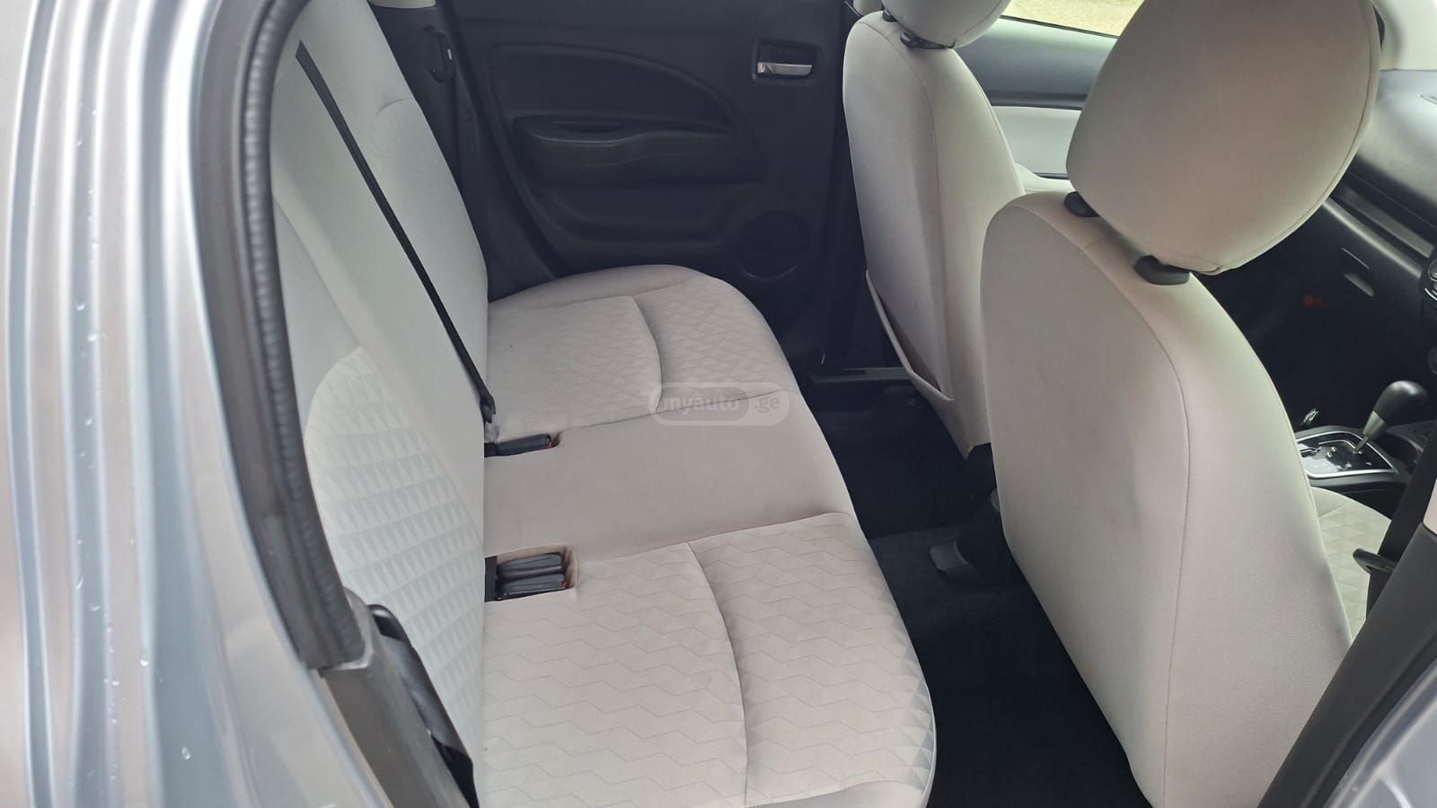 Mitsubishi Mirage - фото 12