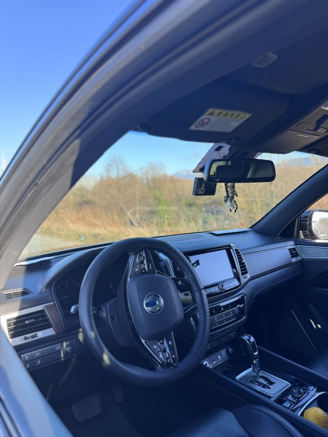 Ssangyong Rexton - фото 3