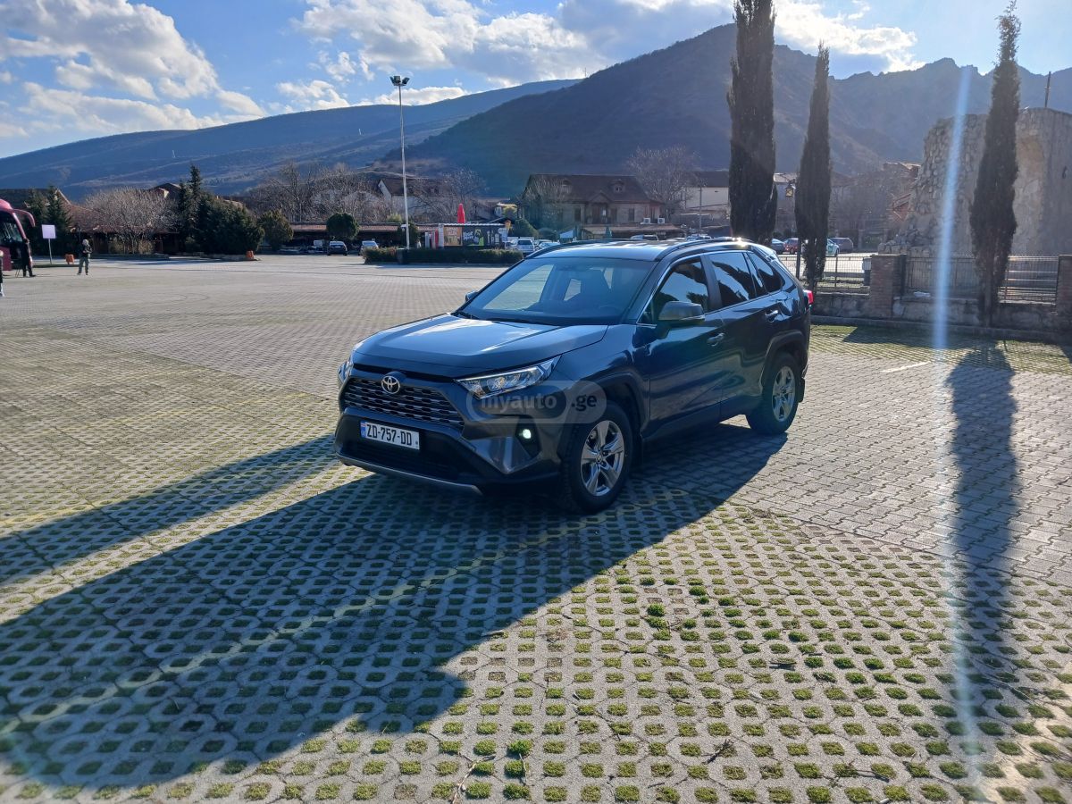 Toyota RAV 4 - фото 2