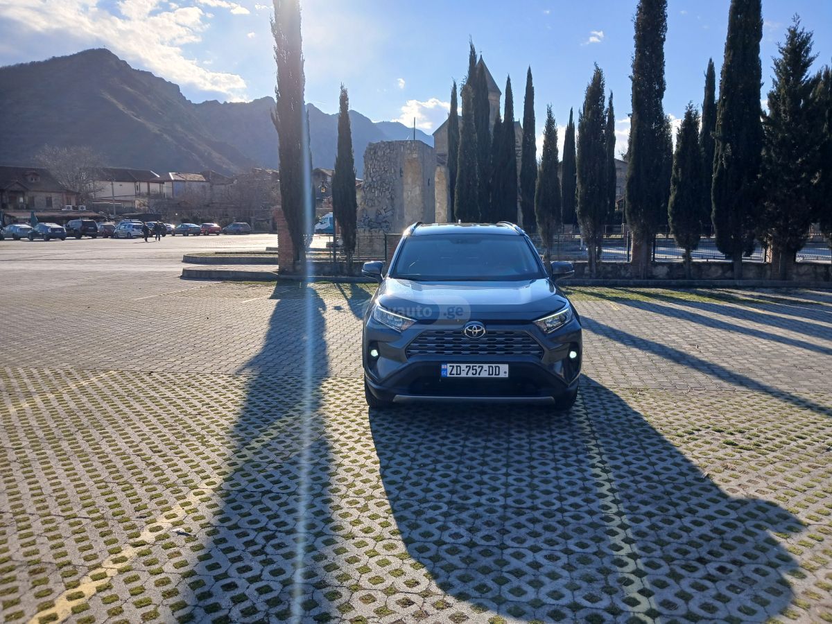 Toyota RAV 4 - фото 3