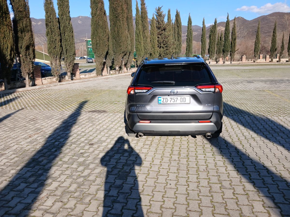 Toyota RAV 4 - фото 4