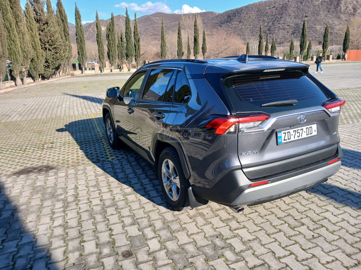 Toyota RAV 4 - фото 5