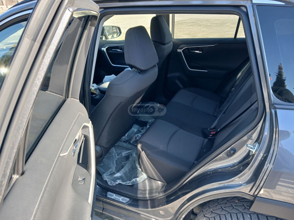 Toyota RAV 4 - фото 9