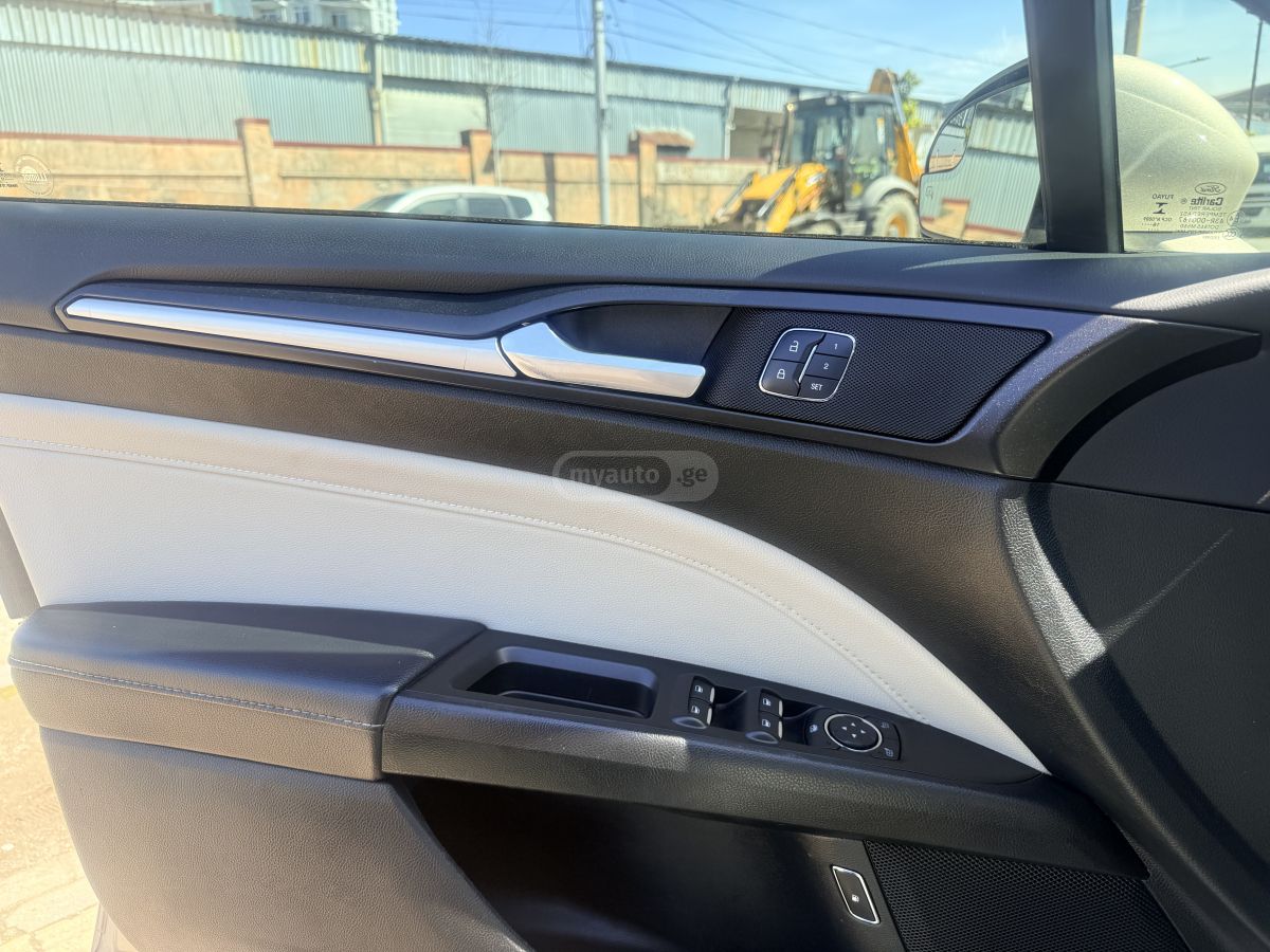 Ford Fusion - фото 9