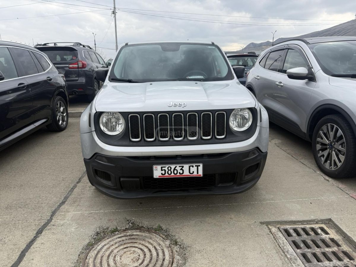 Jeep Renegade - фото 1