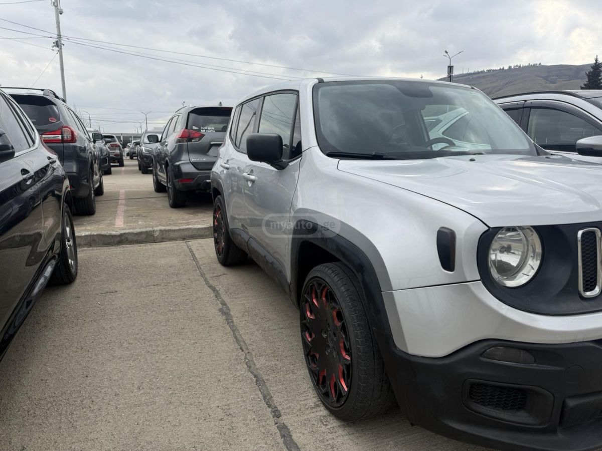 Jeep Renegade - фото 2
