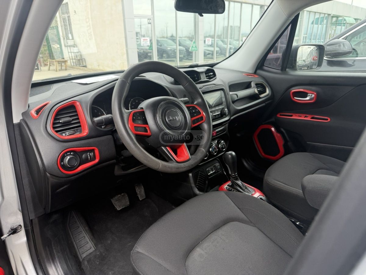 Jeep Renegade - фото 7