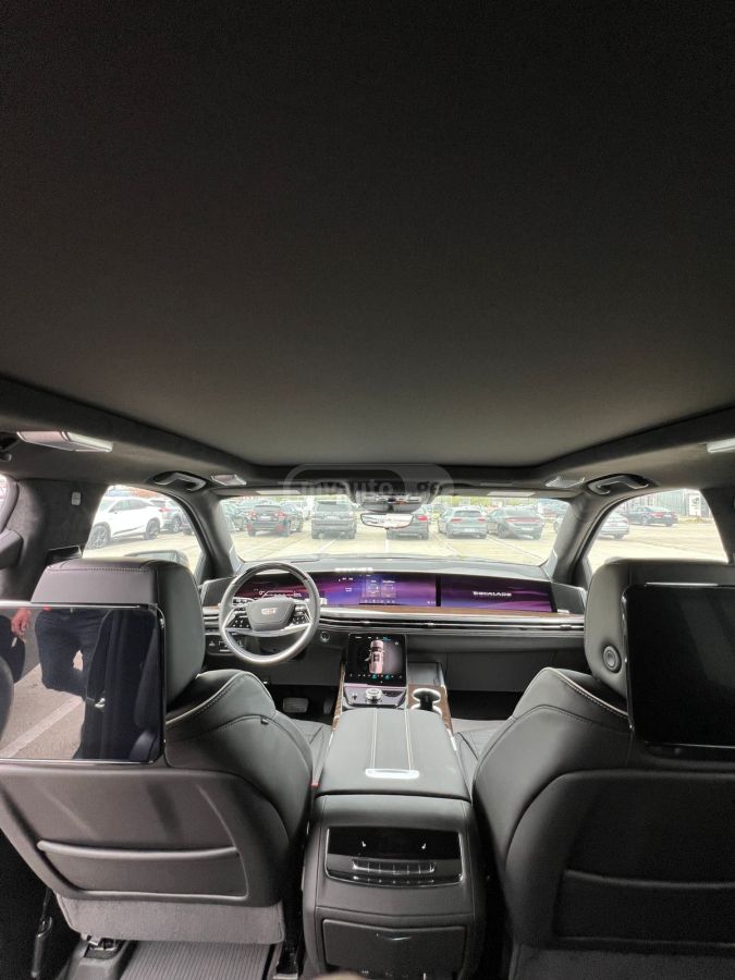 Cadillac Escalade - фото 11