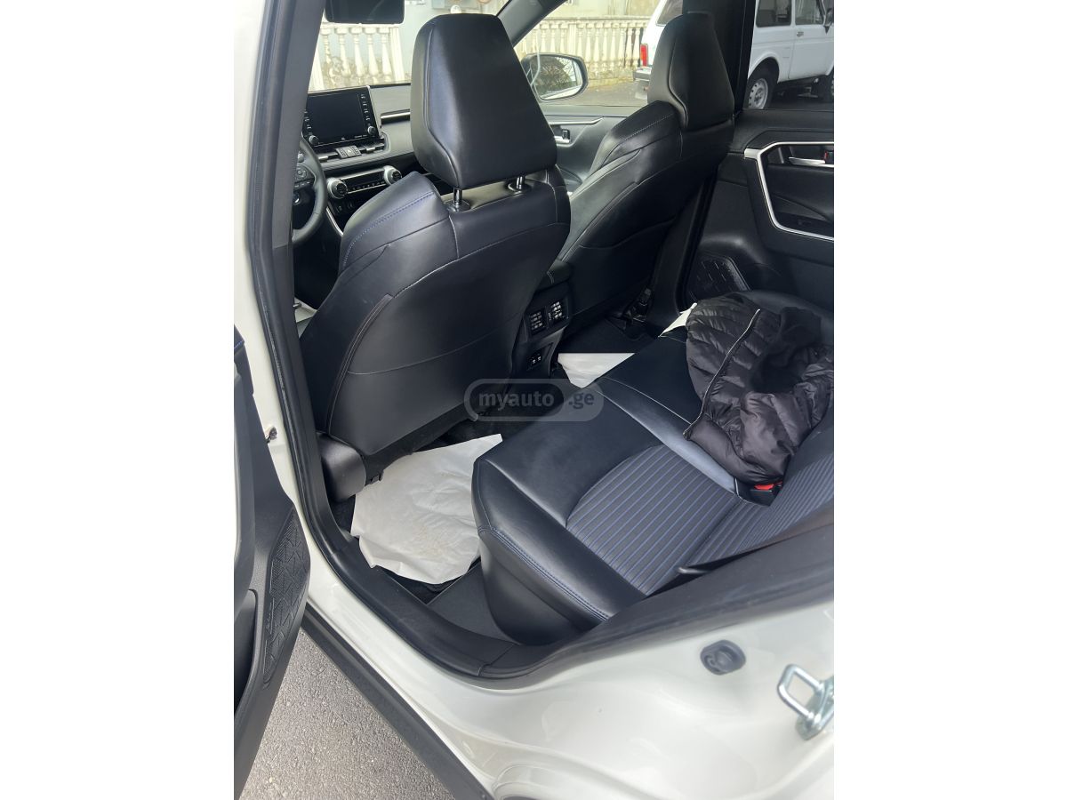 Toyota RAV 4 - фото 11