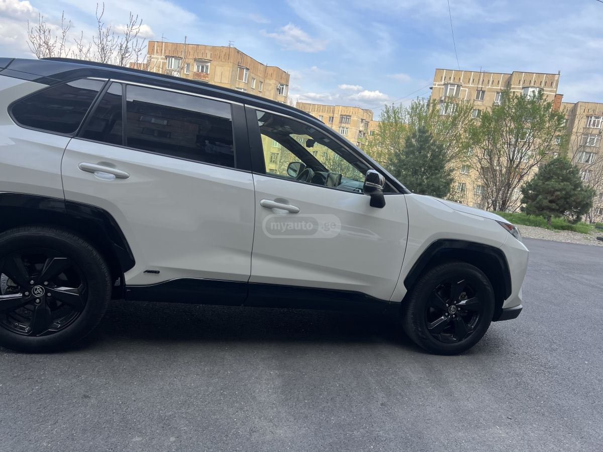 Toyota RAV 4 - фото 5