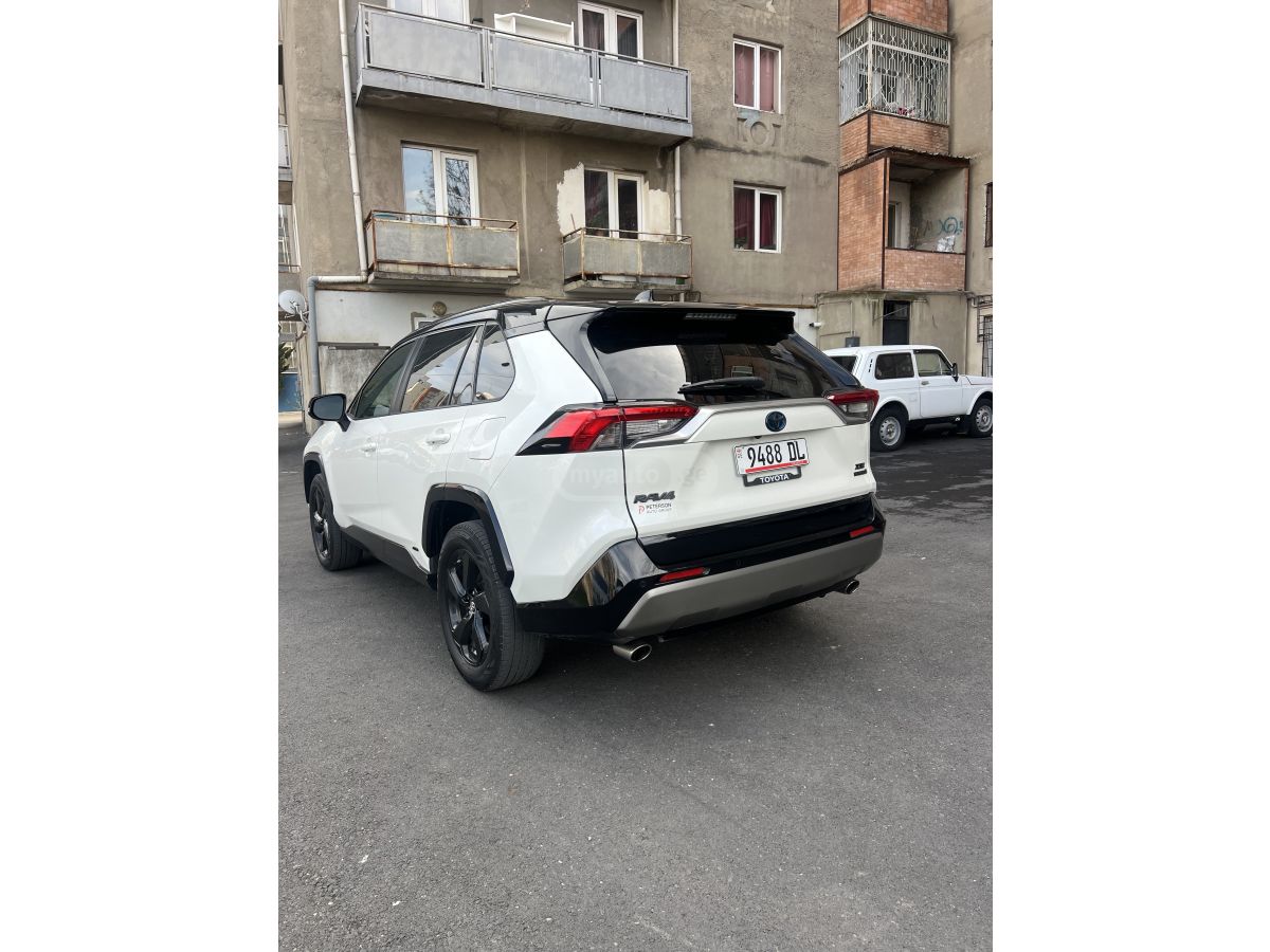 Toyota RAV 4 - фото 7