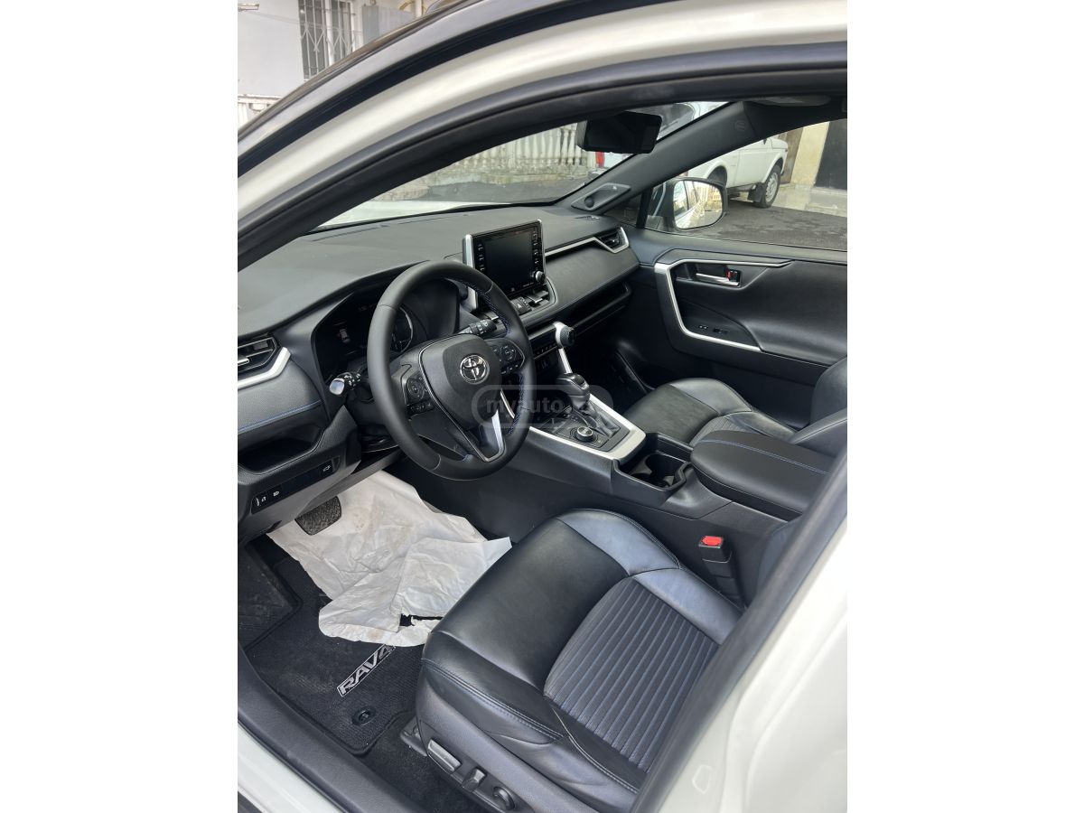 Toyota RAV 4 - фото 9