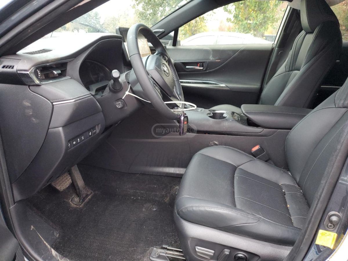 Toyota Limited 4dr All-Wheel Drive CV — миниатюра 5