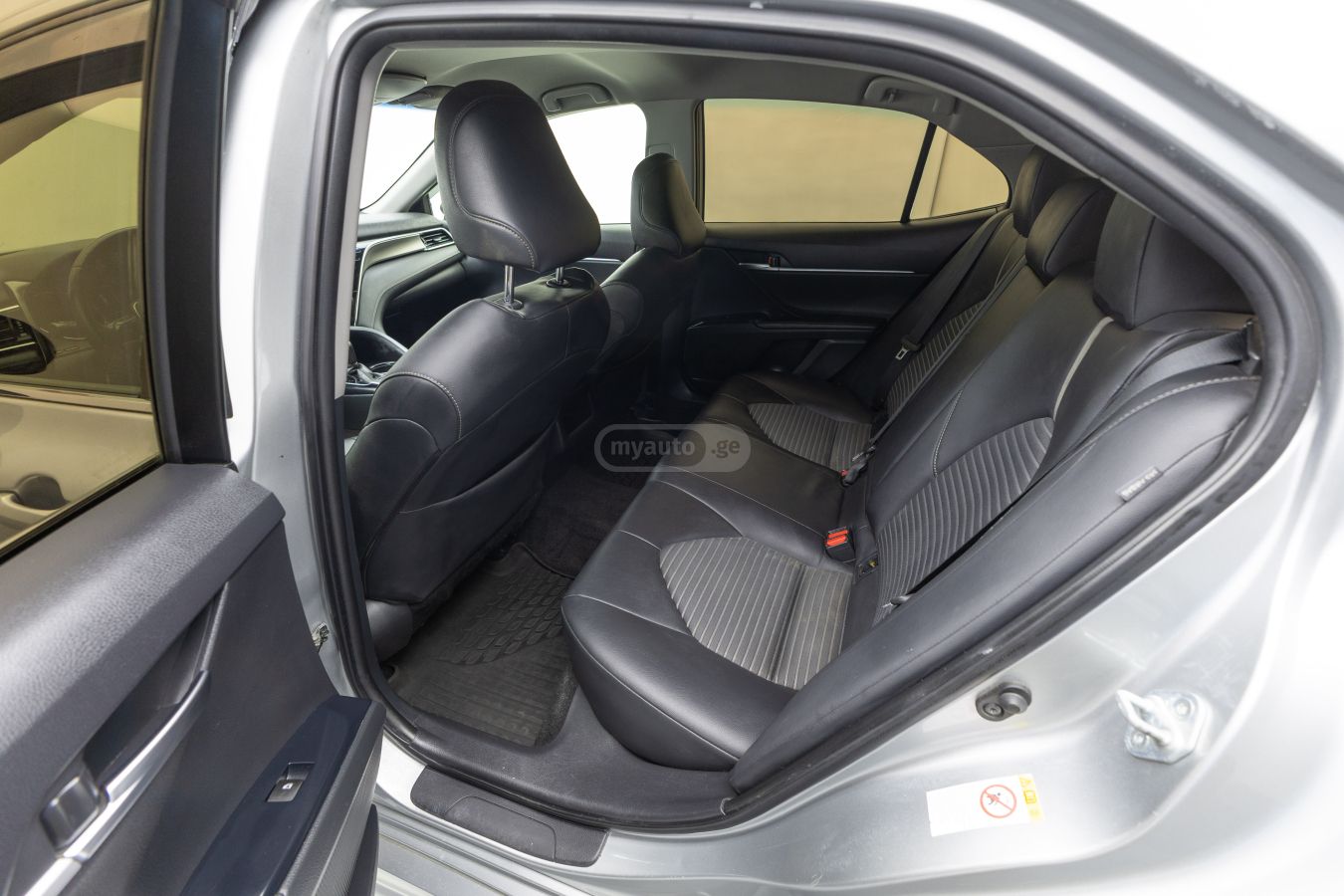 Toyota Camry - фото 10