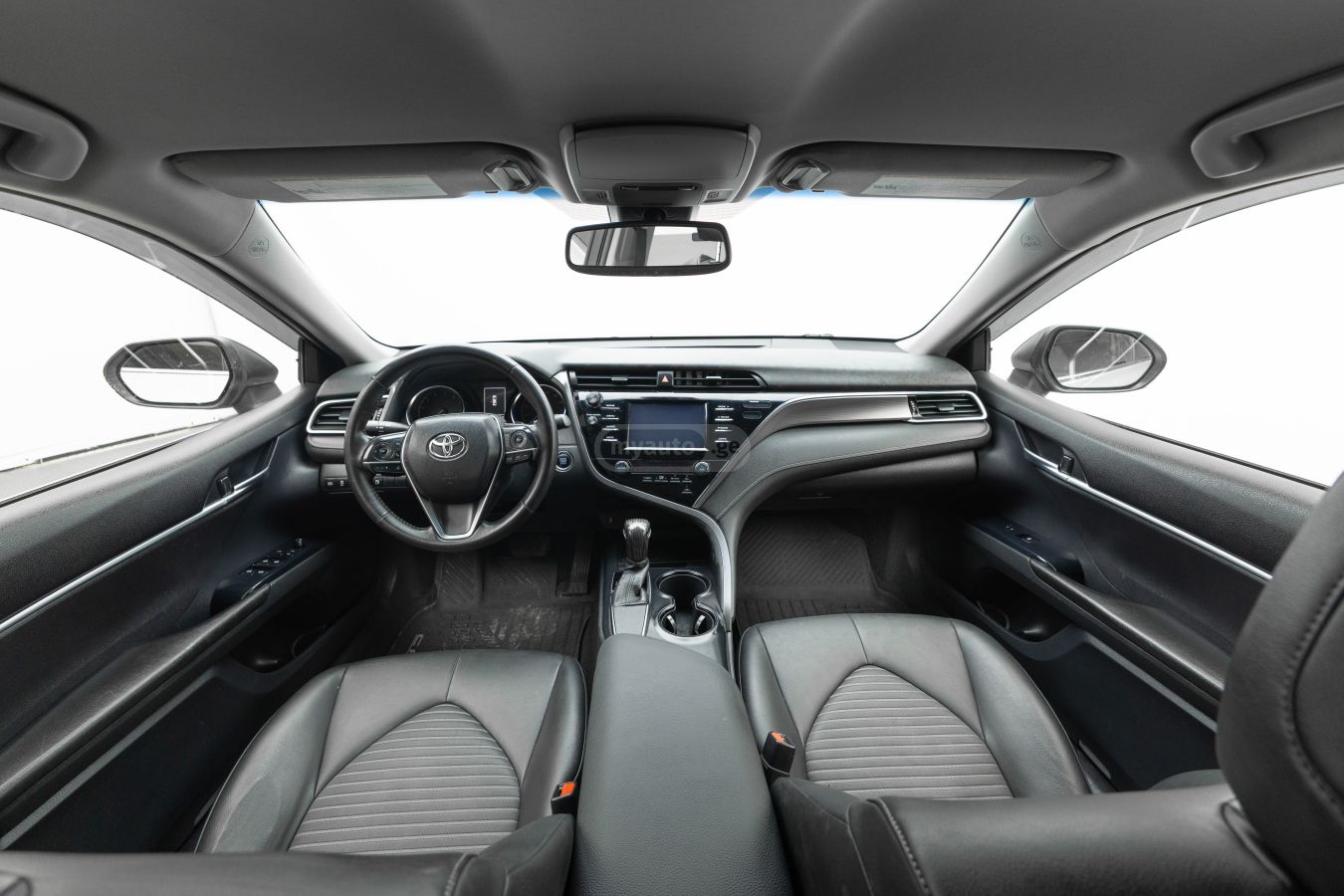 Toyota Camry - фото 8