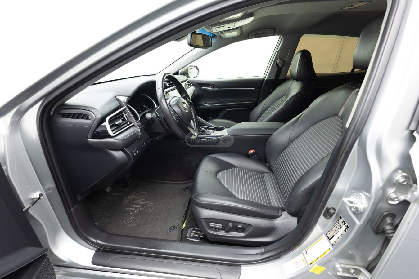 Toyota Camry - фото 9