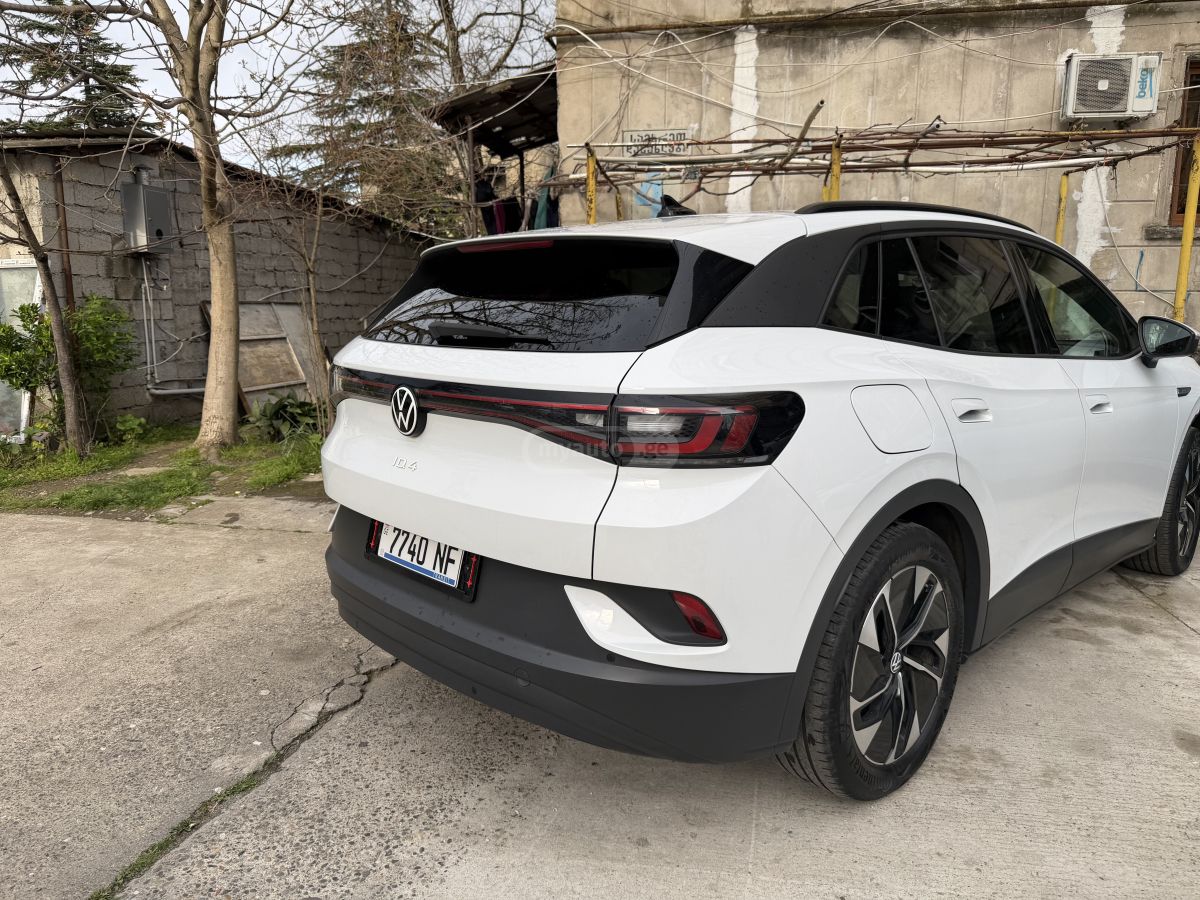 Volkswagen ID 4 - фото 1