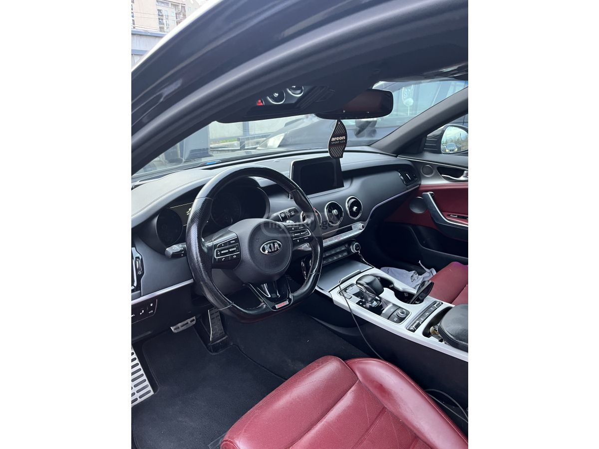Kia Stinger - фото 12