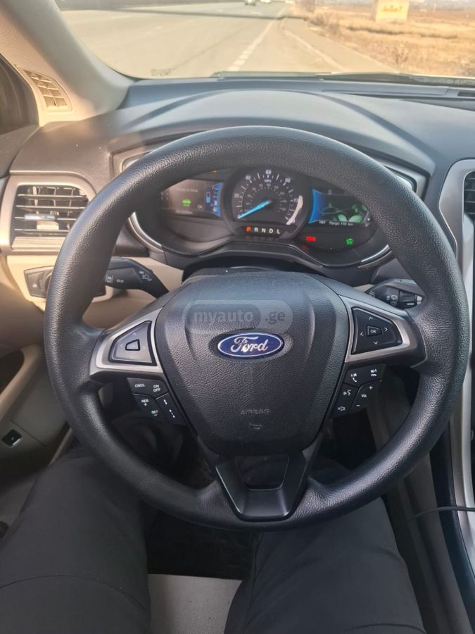 Ford Fusion - фото 3