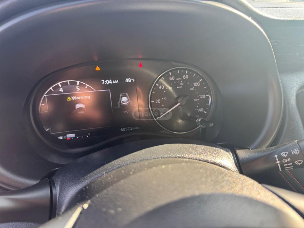 Nissan SV 4dr Front-Wheel Drive CVT — миниатюра 10