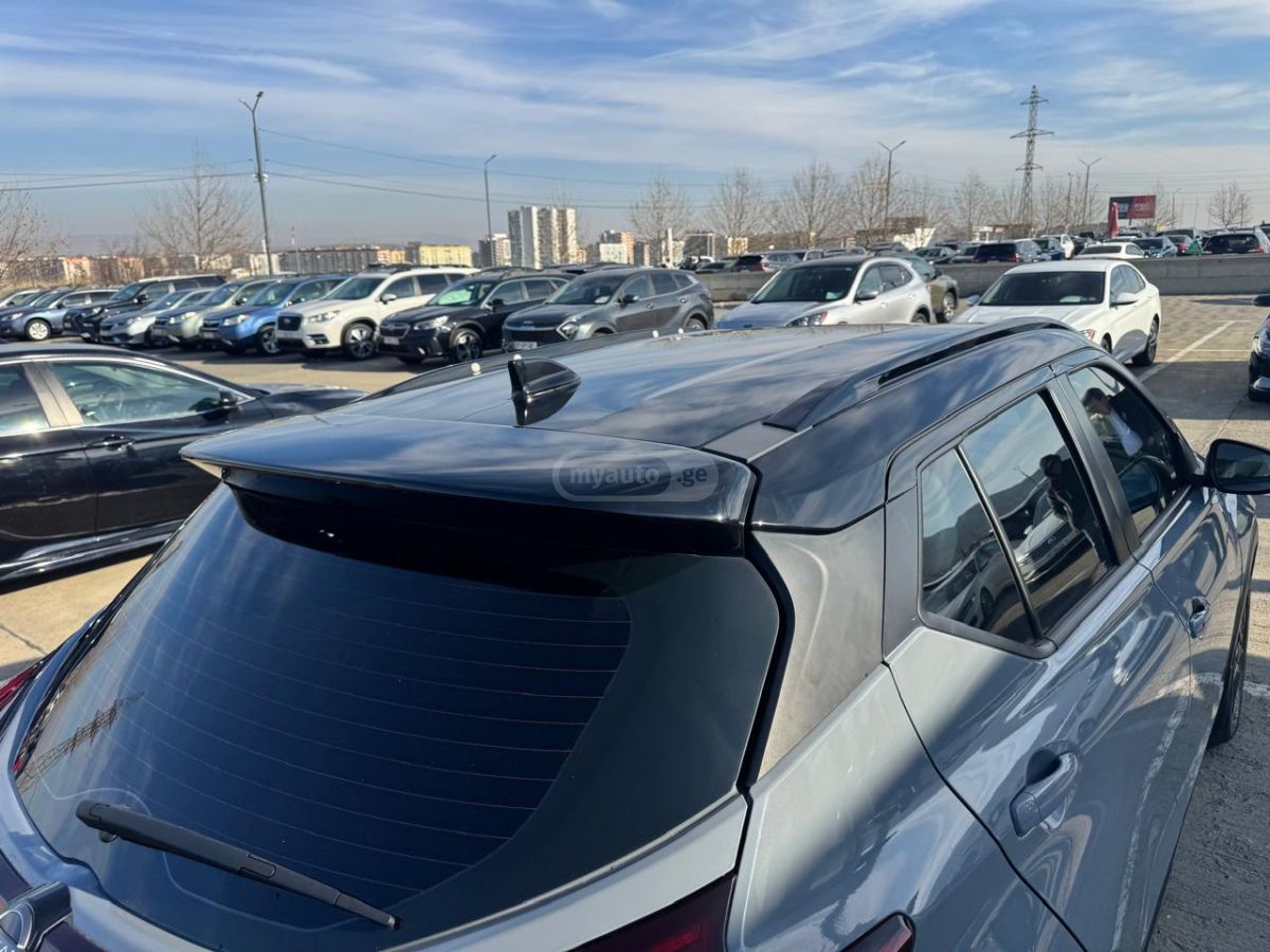 Nissan SV 4dr Front-Wheel Drive CVT — миниатюра 12