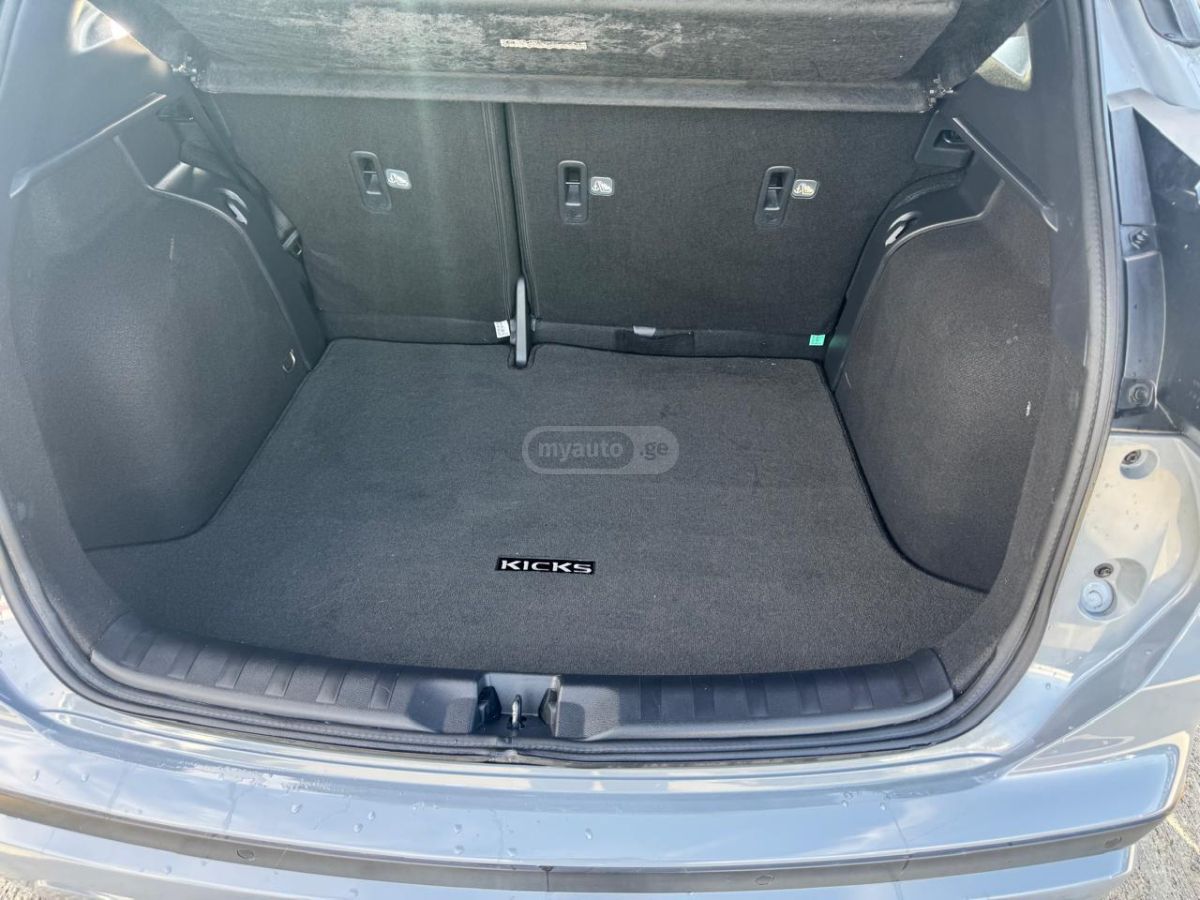 Nissan SV 4dr Front-Wheel Drive CVT — миниатюра 14