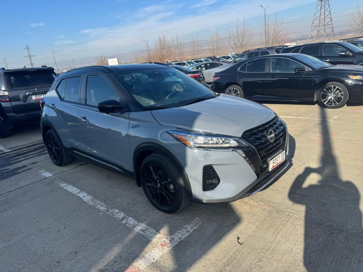 Nissan SV 4dr Front-Wheel Drive CVT — миниатюра 2