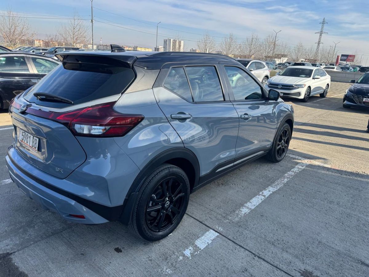 Nissan SV 4dr Front-Wheel Drive CVT — миниатюра 3