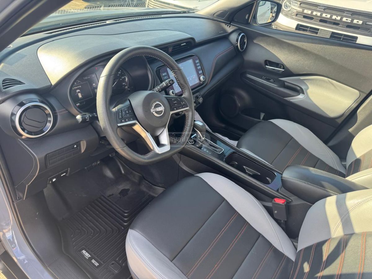 Nissan SV 4dr Front-Wheel Drive CVT — миниатюра 7