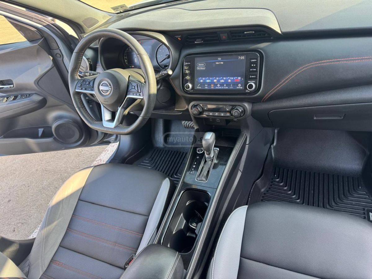 Nissan SV 4dr Front-Wheel Drive CVT — миниатюра 9