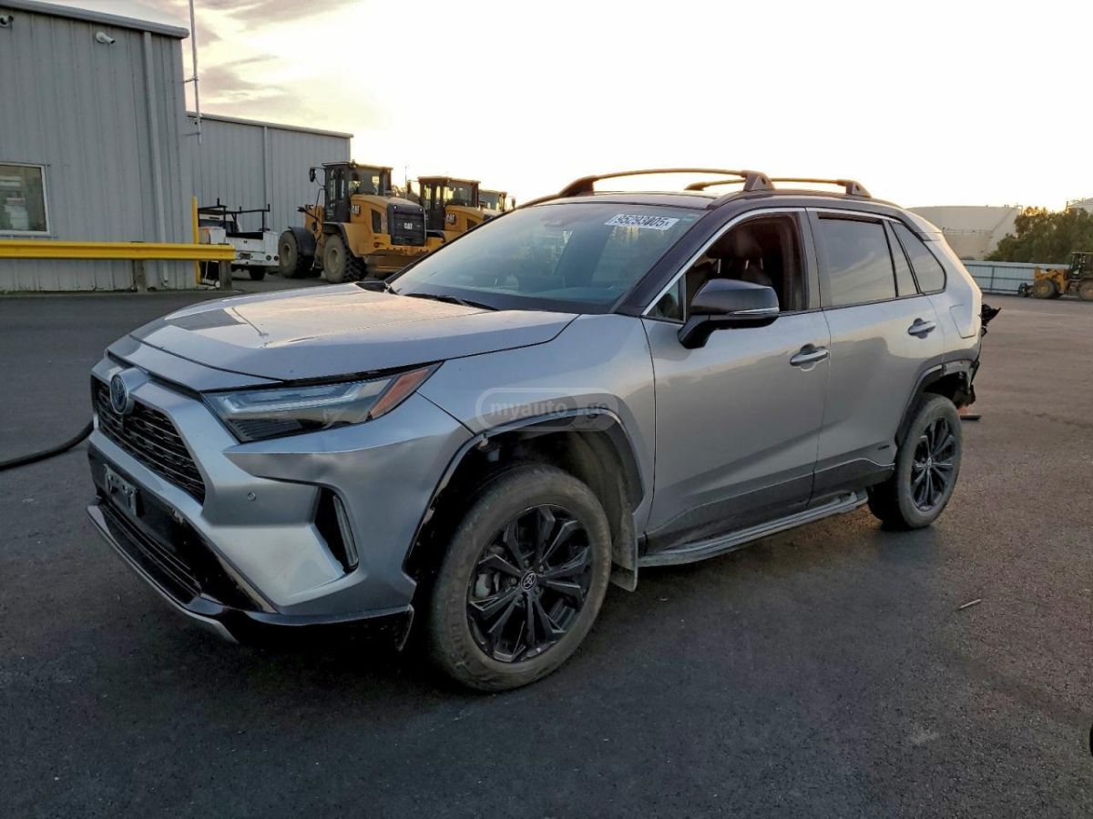 Toyota RAV 4 - фото 1