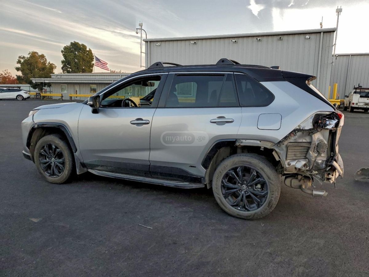 Toyota RAV 4 - фото 2