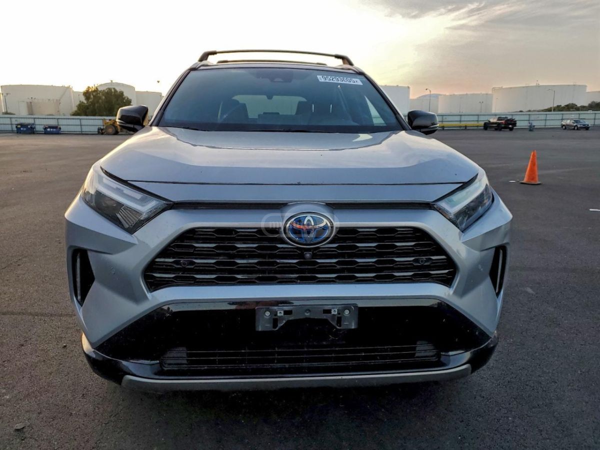 Toyota RAV 4 - фото 5