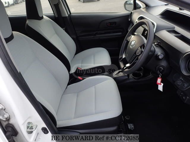 Toyota Aqua - фото 5