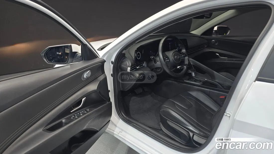 Hyundai Elantra - фото 10