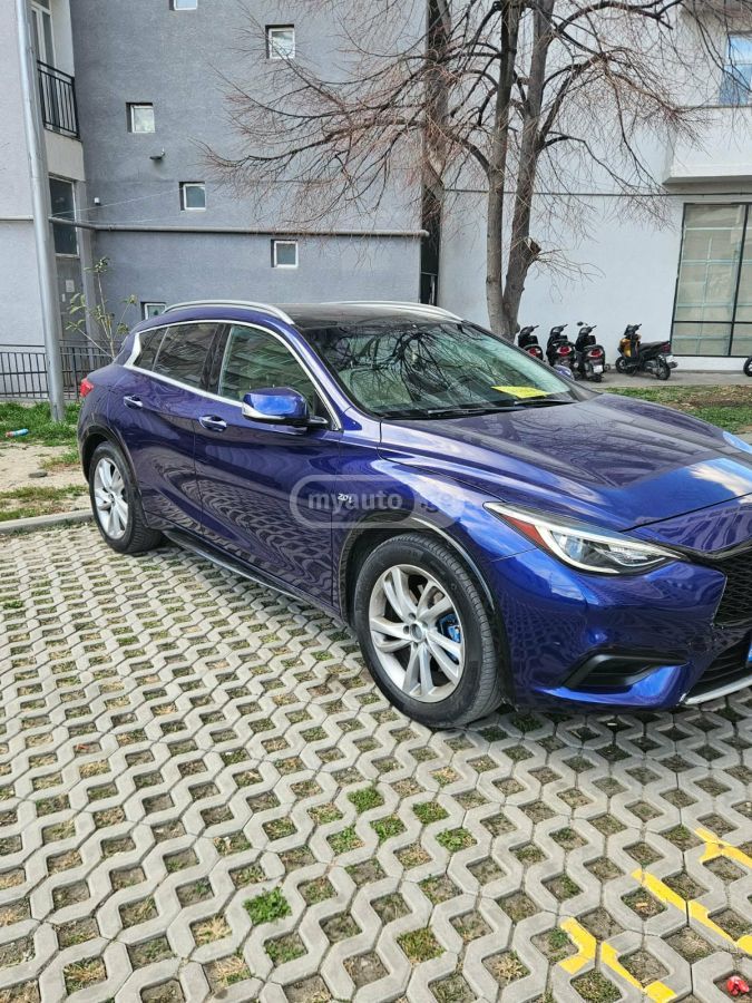 Infiniti QX 30 - фото 1