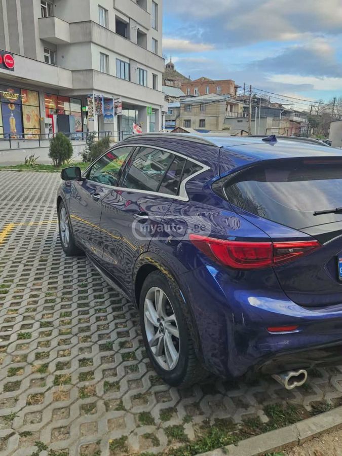 Infiniti QX 30 - фото 12