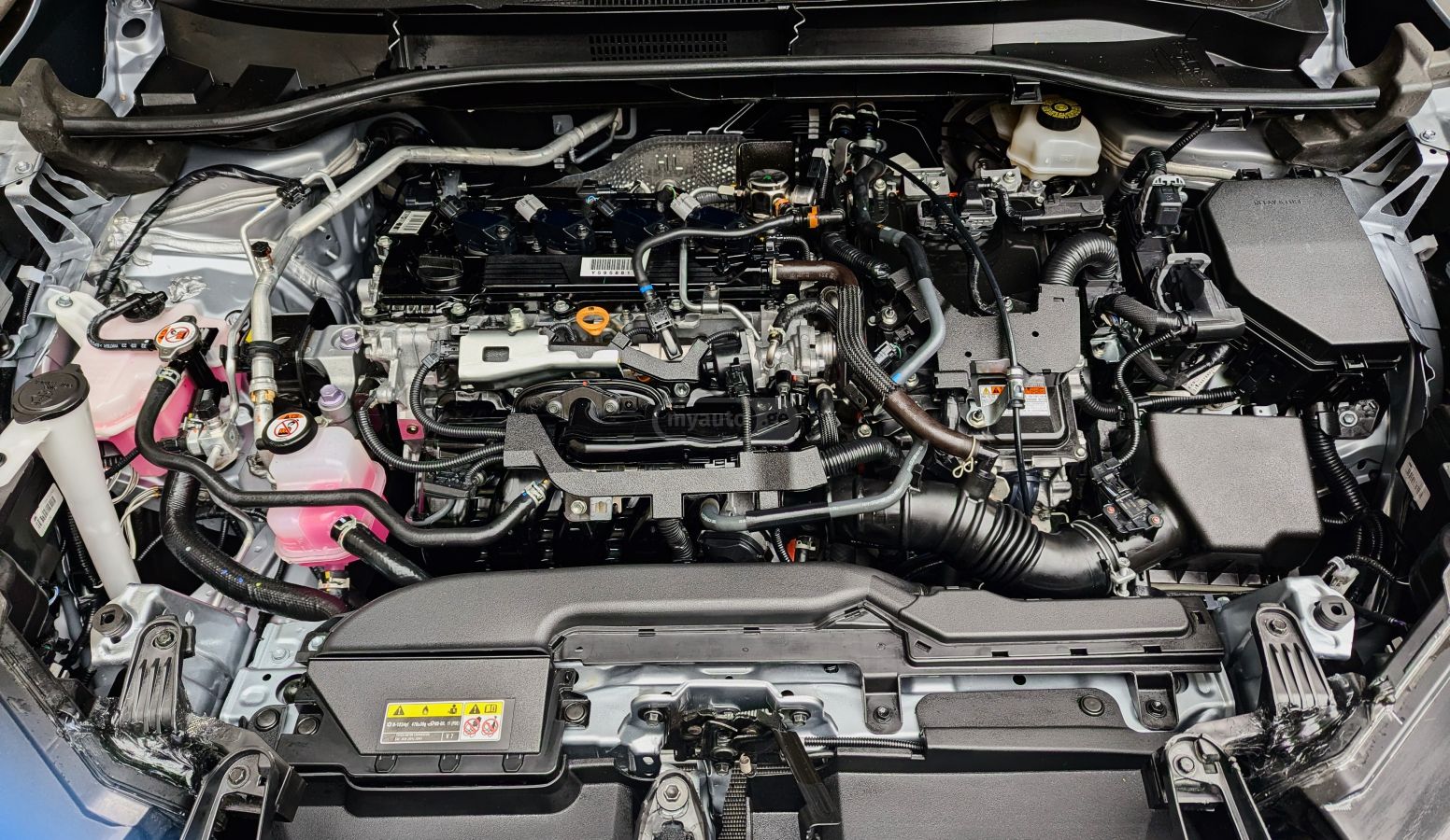 Toyota Corolla cross - фото 10