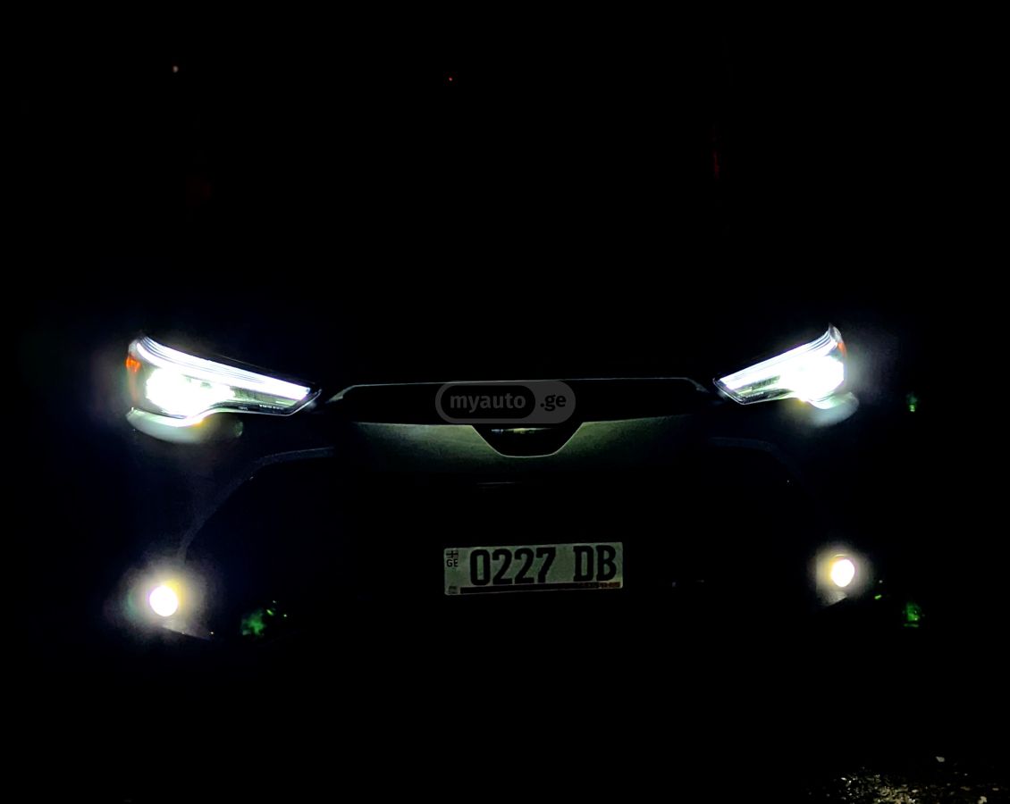 Toyota Corolla cross - фото 11