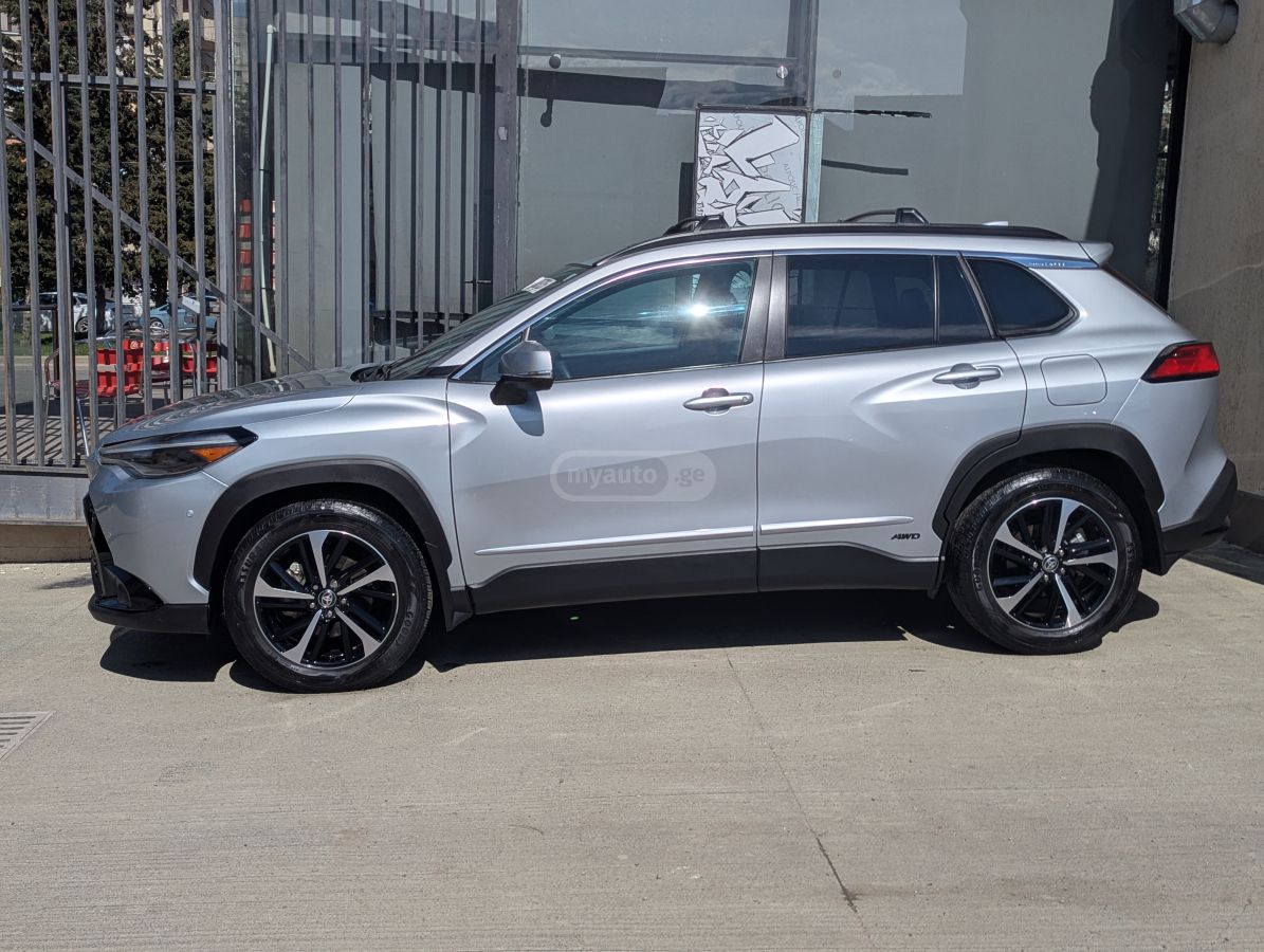 Toyota Corolla cross - фото 2