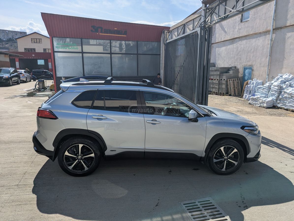 Toyota Corolla cross - фото 6